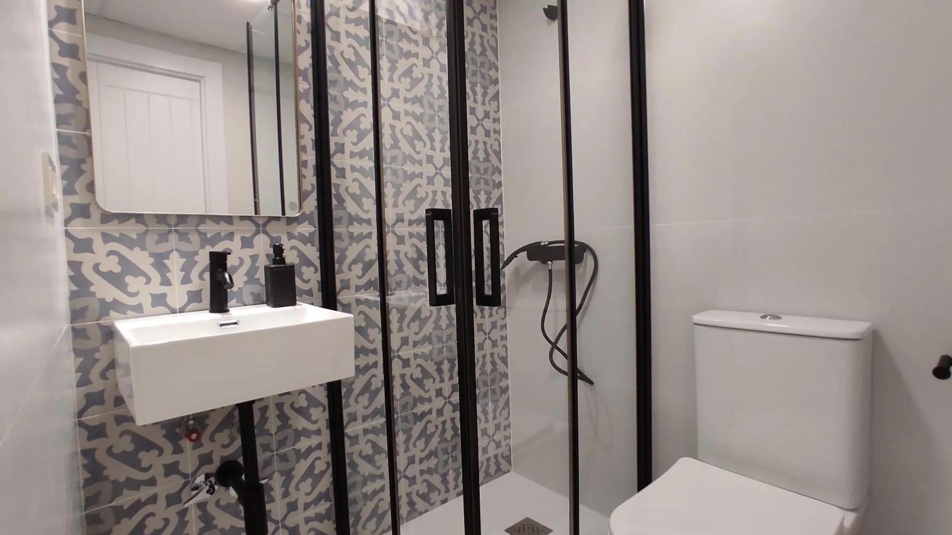 Luxury & Comfort A 2 Minutos De Parking Publico Jaen 0*,  Spain